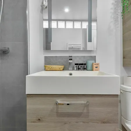 Appartement Faubourg St Martin - Canal Saint Martin Chaleureux